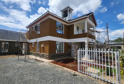 4 Bed House with En Suite at Rimpa