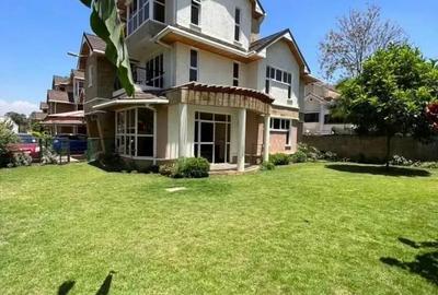 5 Bed House with En Suite at Lavington