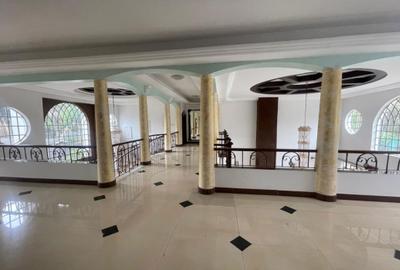 6 Bed House with En Suite in Nyari