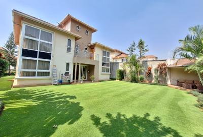 4 Bed Townhouse with En Suite at New Runda - 2