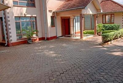 4 Bed Villa with En Suite at Runda