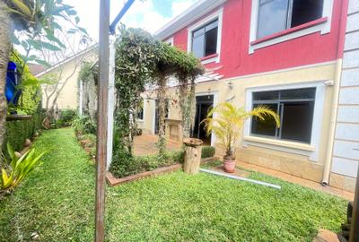 5 Bed Townhouse with En Suite in Lavington
