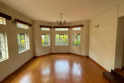 5 Bed Townhouse with En Suite in Lavington