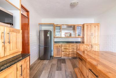 4 Bed Apartment with En Suite in Riverside