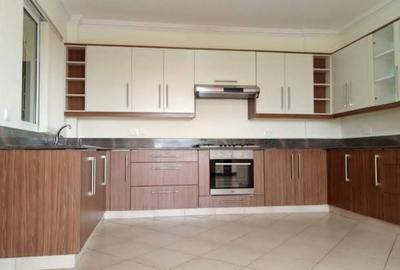 3 Bed Apartment with En Suite in Westlands Area - 3