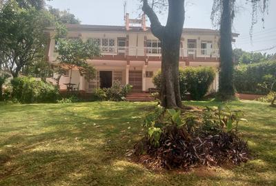 5 Bed House with En Suite in Runda