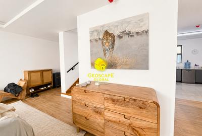 4 Bed Townhouse with En Suite in Rosslyn - 2
