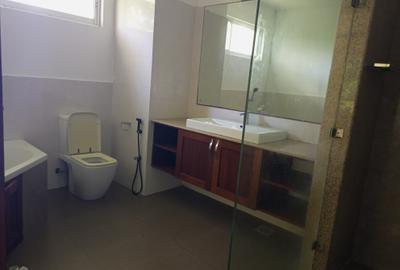 4 Bed Apartment with En Suite at Links Road