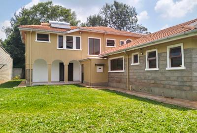 5 Bed Townhouse with En Suite in Kitisuru