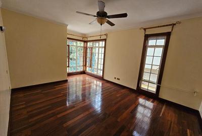 4 Bed Townhouse with En Suite at Kyuna Crescent - 3