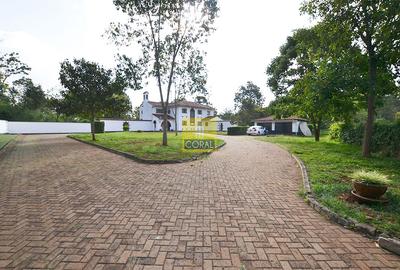 5 Bed House in Rosslyn