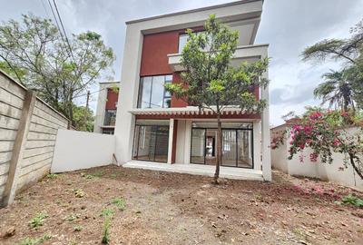 5 Bed House with En Suite in Lavington