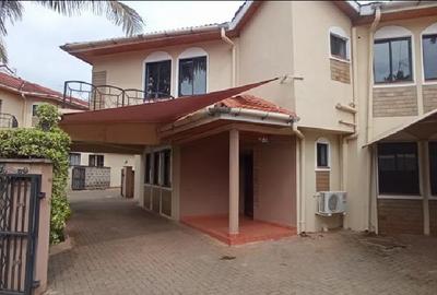 5 Bed Townhouse with En Suite in Lavington