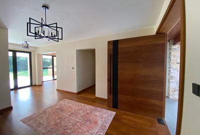 5 Bed House with En Suite in Runda - 4