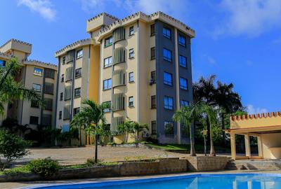Serviced 4 Bed Apartment with En Suite at Sunset