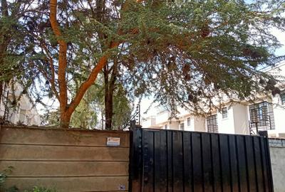 5 Bed Townhouse in Gikambura