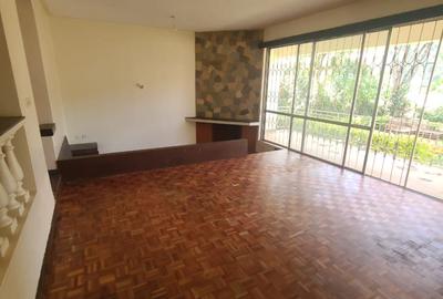 4 Bed Townhouse with En Suite in Spring Valley