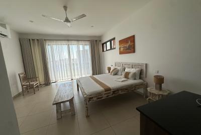 3 Bed Apartment with En Suite at Go Khart