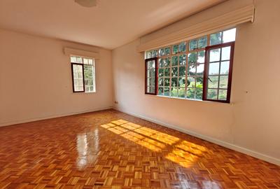 4 Bed Apartment with Swimming Pool in Muthaiga