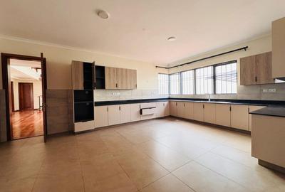 5 Bed Villa with En Suite in Loresho