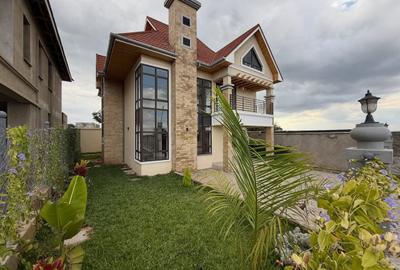 4 Bed Townhouse with En Suite at Namanga Road