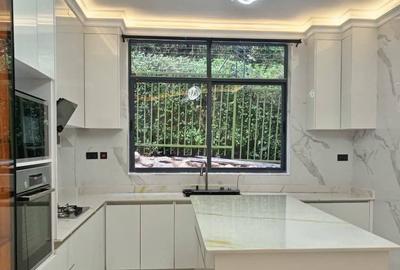 6 Bed Townhouse with En Suite in Karen - 3