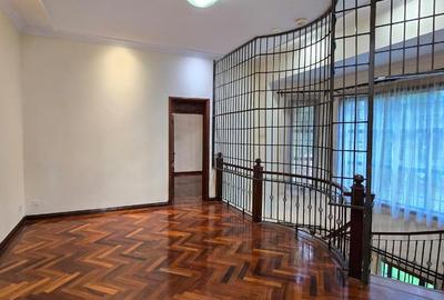 4 Bed Townhouse with En Suite in Kitisuru