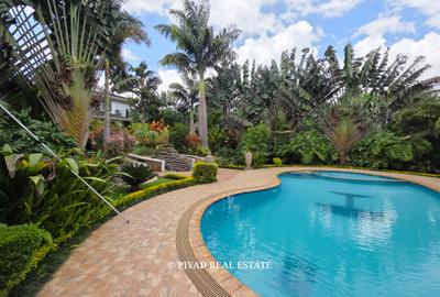 5 Bed Townhouse with Swimming Pool in Runda