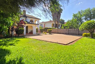 4 Bed House with En Suite in Mountain View