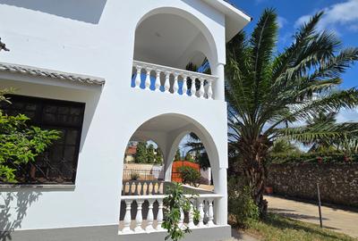 4 Bed Villa with En Suite at Serena