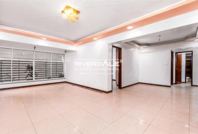 4 Bed Apartment with En Suite in Parklands