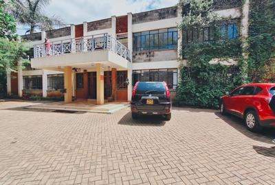 1,750 ft² Office with Service Charge Included in Lavington - 3