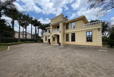 5 Bed Villa with En Suite in Runda