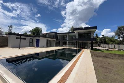 4 Bed Villa with En Suite in Nyari - 2