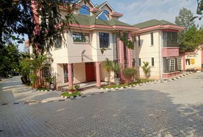 5 Bed House with En Suite at Samaki Drive