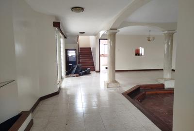 5 Bed House with En Suite in Spring Valley - 3