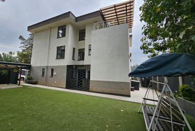 5 Bed Townhouse with En Suite in Lavington