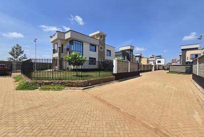 4 Bed House with En Suite at Thikaroad - 4