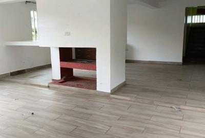 4 Bed House with En Suite in Nyari - 4