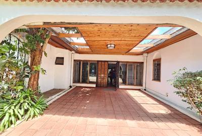 4 Bed House with En Suite in Muthaiga