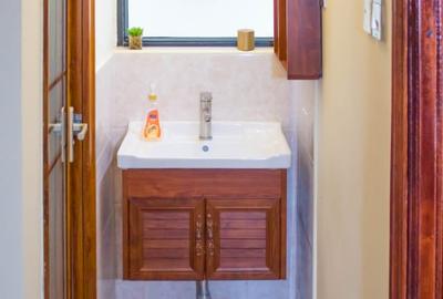 1 Bed Apartment with En Suite at Kilimani - 4