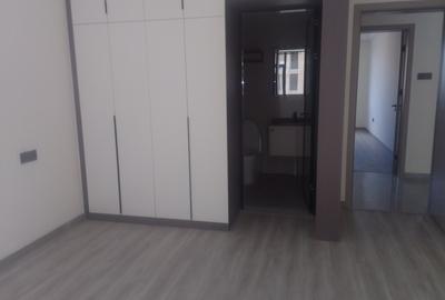 2 Bed Apartment with En Suite in Lavington - 2