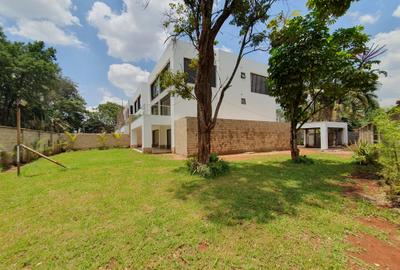 4 Bed Townhouse with En Suite in Kyuna