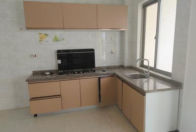 1 Bed Apartment with Swimming Pool in Kileleshwa