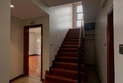 3 Bed Apartment with En Suite at Riverside Drive - 4