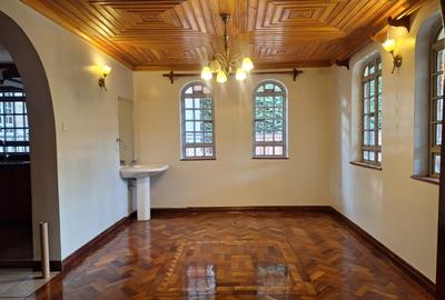 5 Bed House with En Suite at Red Hill Road