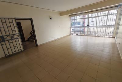3 Bed Apartment with En Suite in Lavington - 4