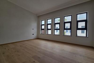 5 Bed House with En Suite in Lavington