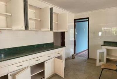 4 Bed House with En Suite in Gigiri