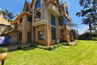 5 Bed Townhouse with En Suite at Lavington Green - 2
